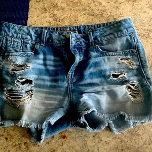 Buckle black jean shorts size 27